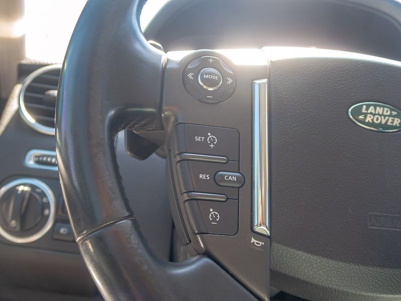 Land Rover Discovery (2013) 3.0D 155KW 7sed – NAVIJÁK - fotka 17 z 57