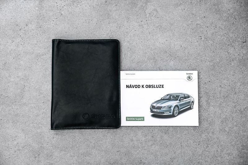 Škoda Superb Combi 2,0TSI L&K 4x4 DSG - fotka 25 z 26