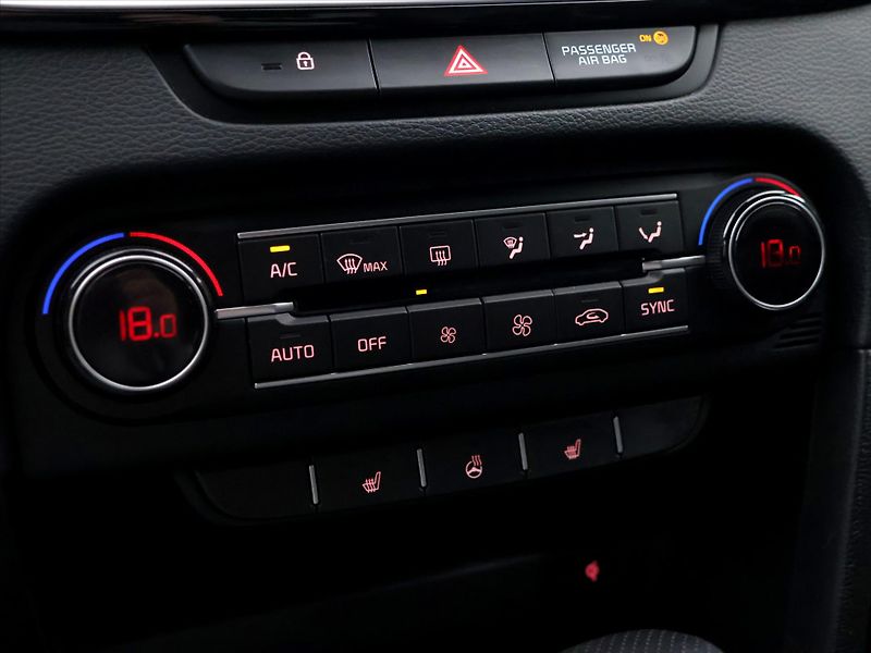 Kia Ceed SW 1,5 T-Gdi 118kW DCT CZ DPH - fotka 26 z 36
