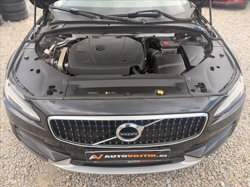 Volvo V90 2,0 CROSS COUNTRY DPH NOVÉ ČR - fotka 31 z 31