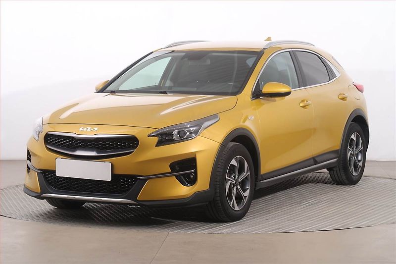 Kia XCeed (2022) 1.5 T-GDI, Serv.kniha - fotka 2 z 20
