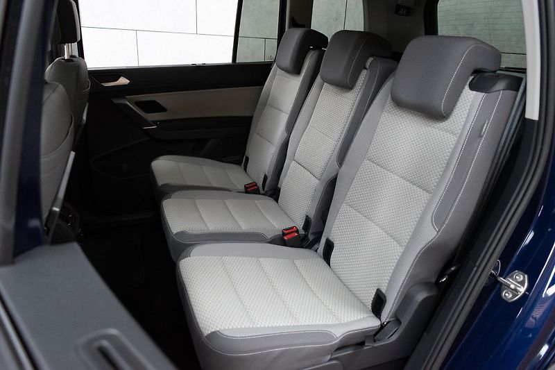 Volkswagen Touran 1.5 TSI TAŽNÉ*7.MÍST*DPH*ČR 1M - fotka 12 z 45