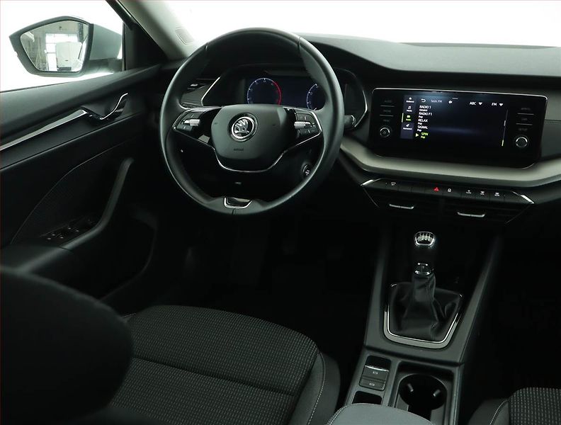 Škoda Octavia (2022) Ambition 2.0 TDI, ČR,1.maj - fotka 7 z 15