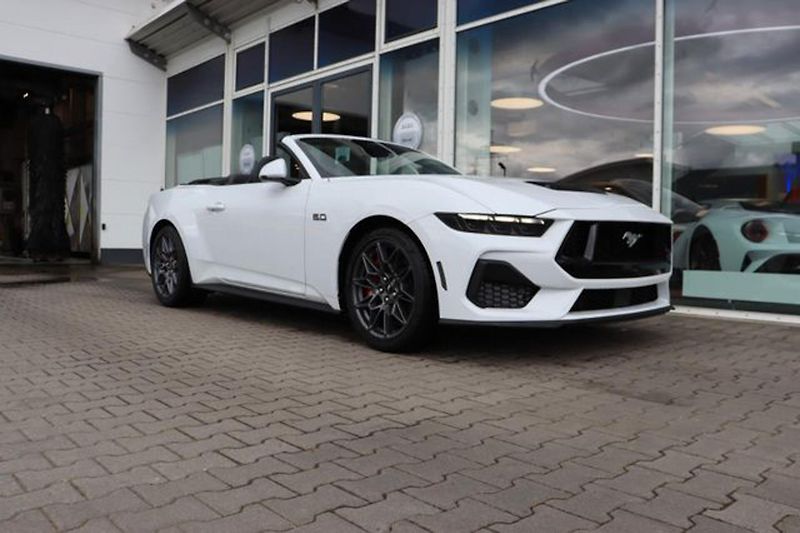 Ford Mustang (2026) 5.0 Convertible MagneRide - fotka 2 z 28