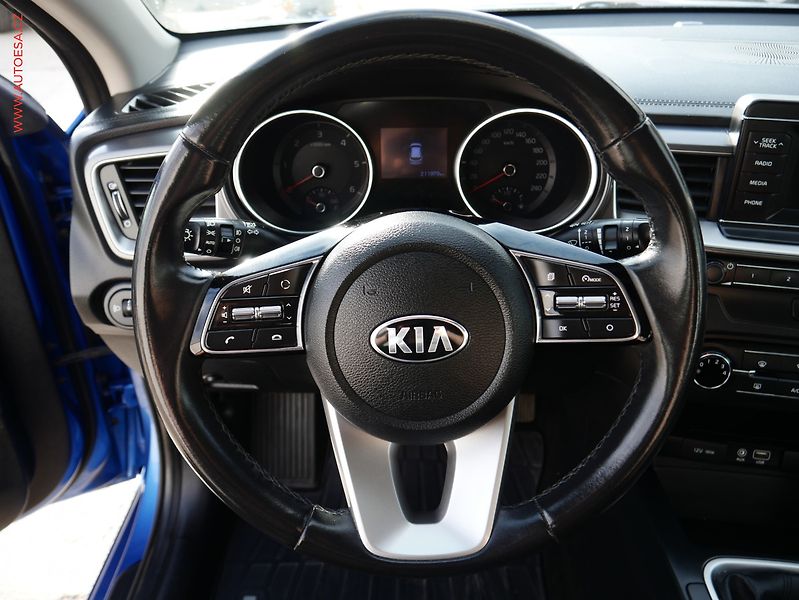 Kia Ceed (2019) 1.6 CRDi, ČR, AC, temp - fotka 14 z 17
