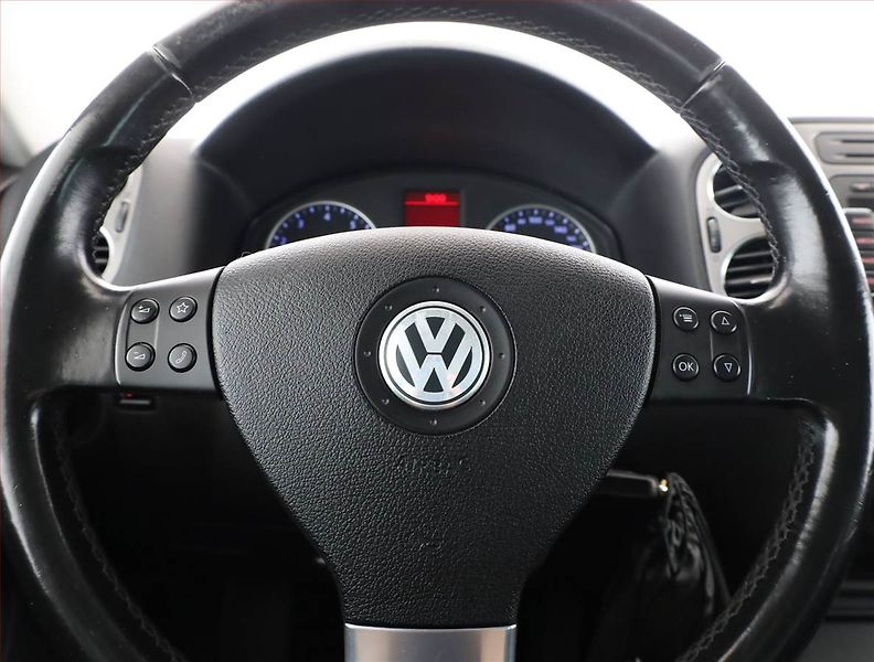 Volkswagen Tiguan (2009) 2.0 TSI, 4X4, Automat, Navi - fotka 8 z 18