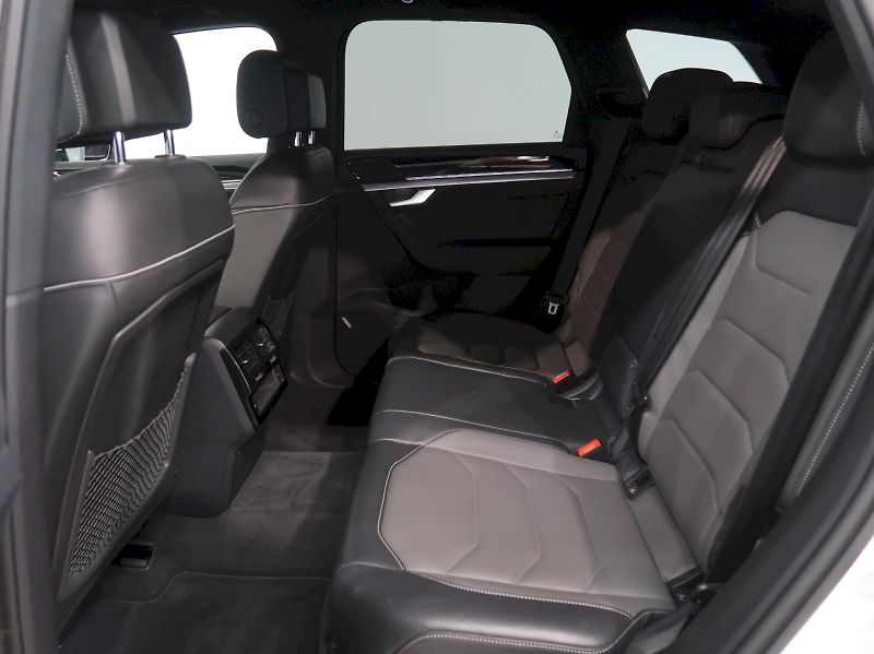 Volkswagen Touareg (2021) R-LINE 3.0TDI 170KW 4x4  TAŽNÉ - fotka 17 z 44