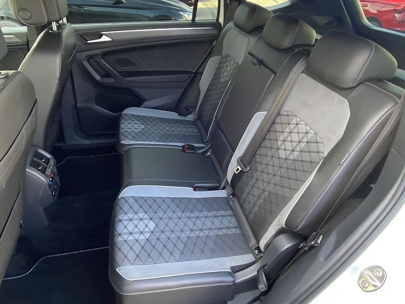 Volkswagen Tiguan Allspace 2.0 TDI 4Motion R-Line DSG - fotka 23 z 27