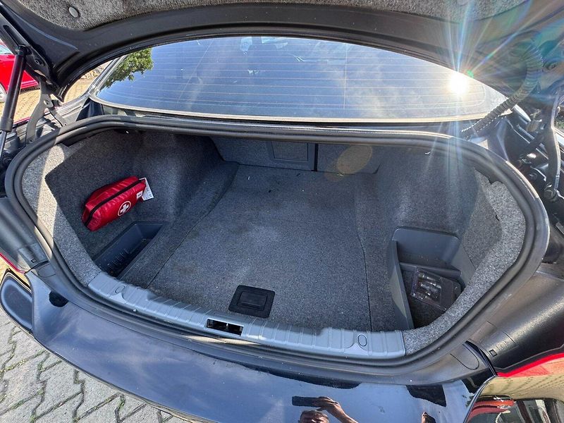 BMW Řada 3 (2011) E90 2,0D 85 KW PĚKNÝ - fotka 40 z 45