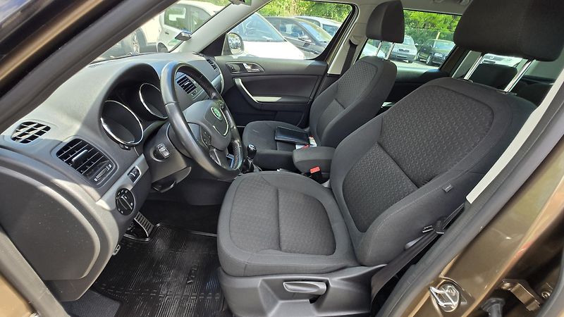 Škoda Yeti 2.0TDI ELEGANCE  4x4  - fotka 30 z 46