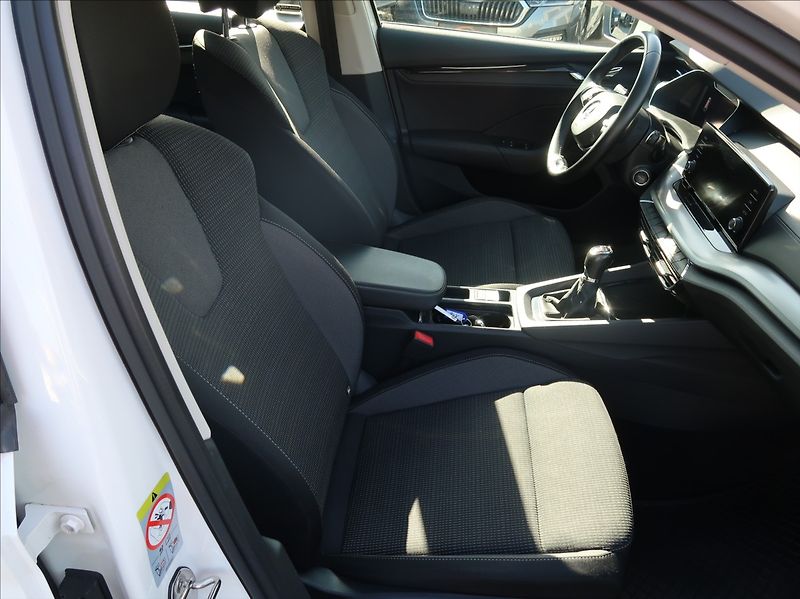 Škoda Octavia 2,0 TDi,1majČR,serv.kn.,DPH - fotka 13 z 25
