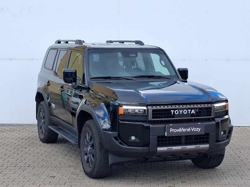 Toyota Land Cruiser 2.8 D-4D 6AT Invincible - fotka 6 z 27