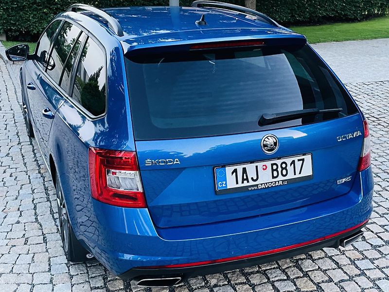 Škoda Octavia 2.0TDI VRS AUTOMAT SENZORY LED - fotka 15 z 45