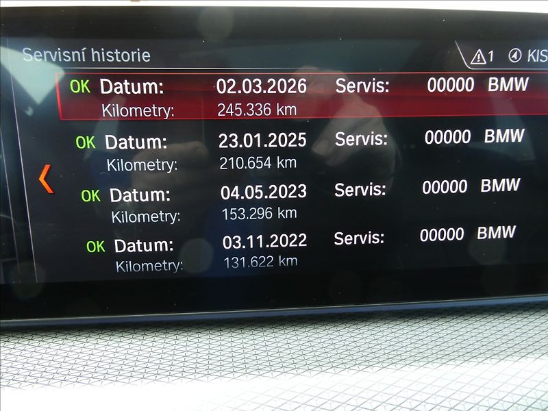 BMW Řada 5 3,0 540d xDrive 235kW MPaket,D - fotka 42 z 50