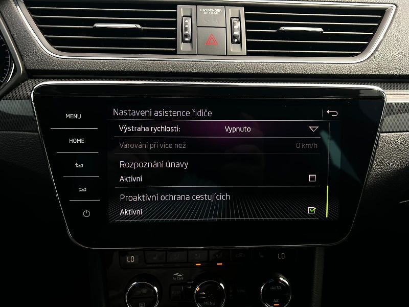 Škoda Superb 2.0TDI DSG 140kW Sportline  - fotka 12 z 25