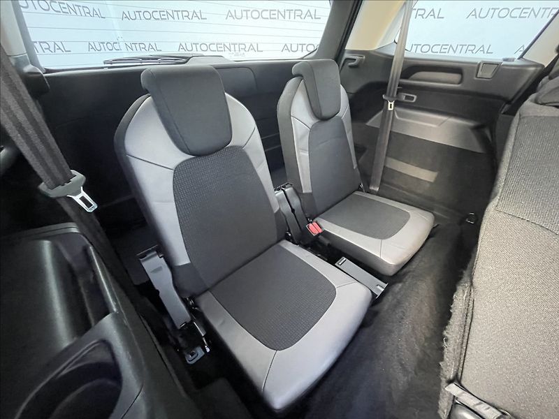 Citroën C4 Picasso 1,6 i,121kW,7míst - fotka 27 z 31