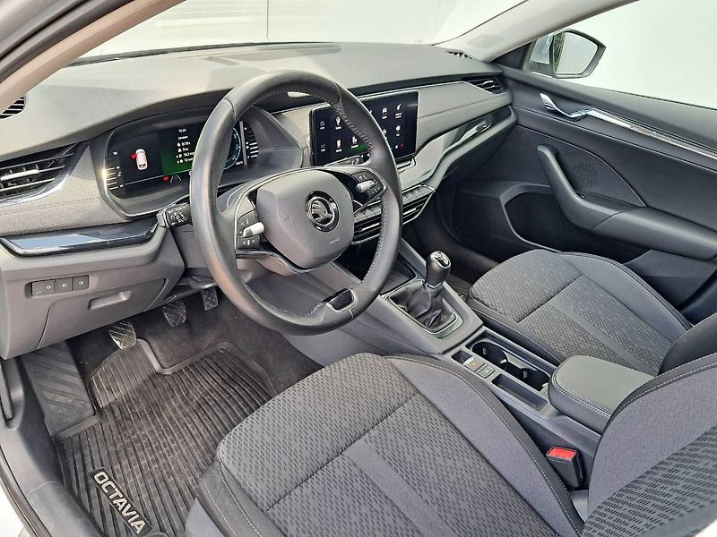 Škoda Octavia (2023) COMBI IV  STYLE 2.0 TDI / 85 k - fotka 19 z 28