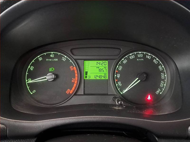 Škoda Fabia (2010) 1.2, po STK, v provozu - fotka 11 z 15