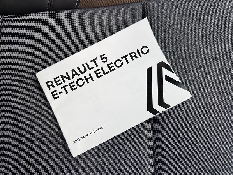 Renault R5 TEchno 150 k Comfort Range - fotka 24 z 24