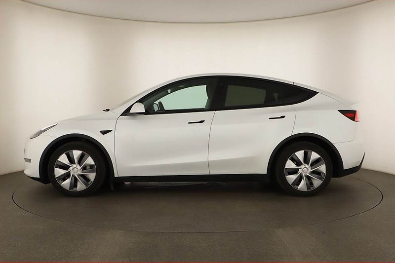 Tesla Model Y (2023) Long Range AWD 79kWh, SoH 92% - fotka 3 z 19