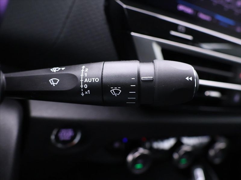Citroën C4 1,2 PT 96kW Shine Aut Kůže HUD - fotka 20 z 38