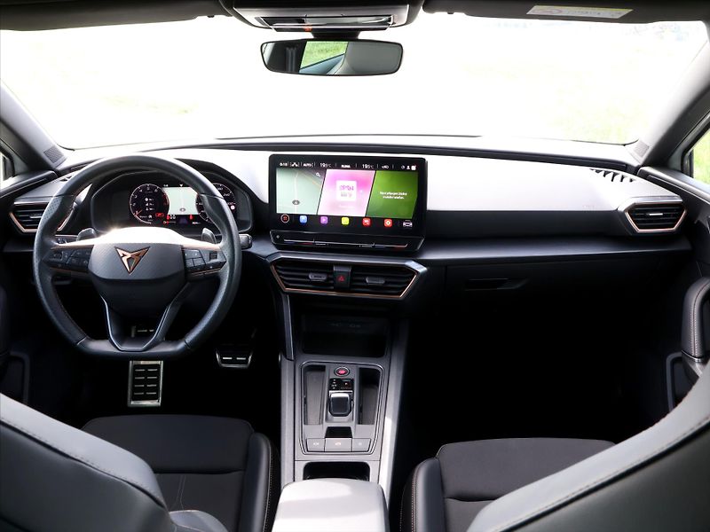 Cupra Leon ST 2,0 TSI DSG DPH - fotka 24 z 31