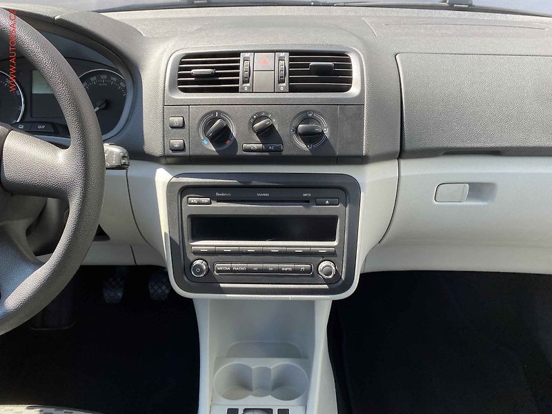 Škoda Fabia (2011) 1.2 TSi, Ambiente, park. - fotka 12 z 14