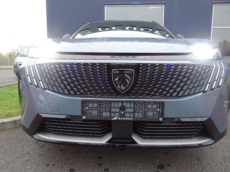 Peugeot 5008 (2024) e-GT 157 kW/210k (Bat. 73kWh) - fotka 10 z 60