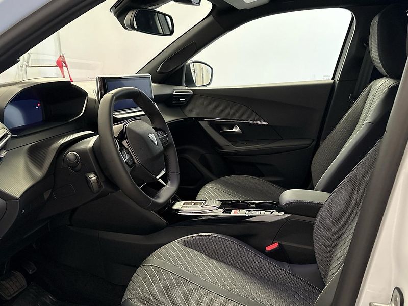Peugeot 2008 (2026) Allure Hybrid 145 e-DCS6 - fotka 6 z 36