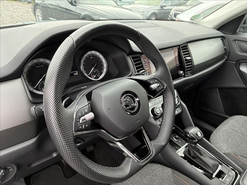 Škoda Kodiaq 2,0 TDI TAŽNÉ KEYLESS KAMERA - fotka 9 z 36