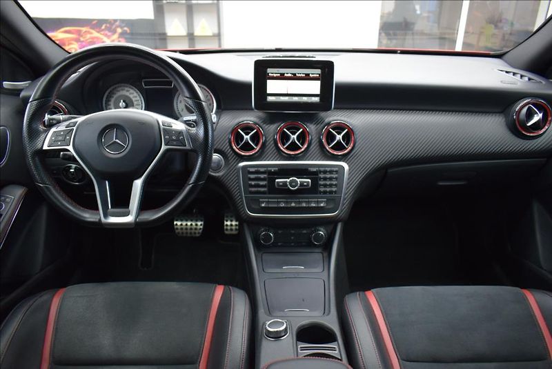 Mercedes-Benz Třídy A 2,0 i, 250 SPORT,aut,navi, - fotka 23 z 28