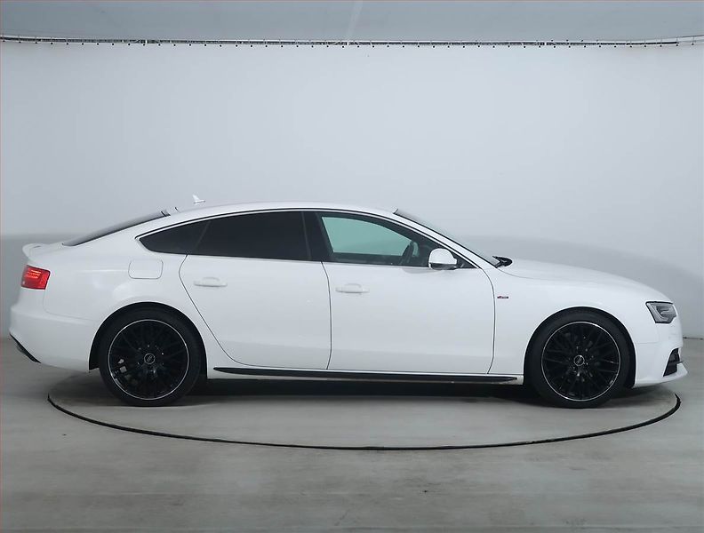 Audi A5 (2016) S-Line 2.0 TDI, 4X4, Automat - fotka 6 z 21