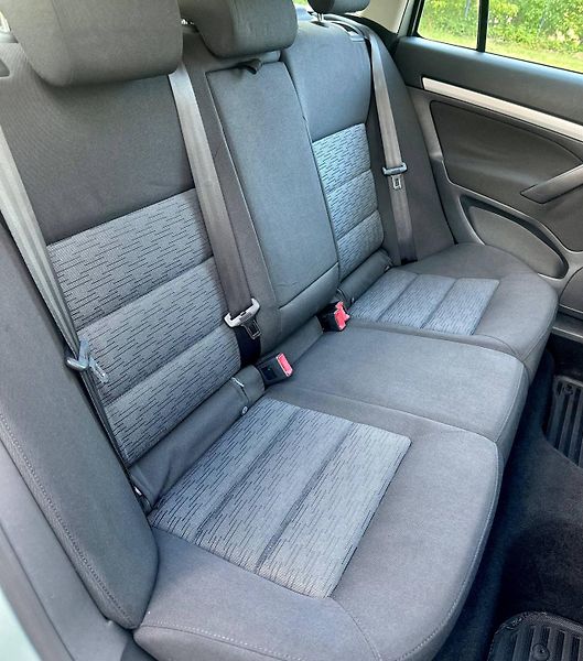 Škoda Octavia (2011) 1.6 TDI 2011 77KW AMBITION CZ - fotka 11 z 19