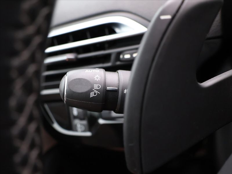 Citroën C4 Picasso 1,6 HDi 88kW Aut. Feel CZ - fotka 18 z 30
