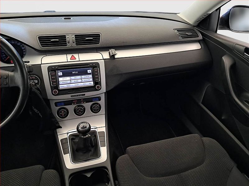 Volkswagen Passat (2008) 1.9 TDI, oblíbený vůz - fotka 8 z 15