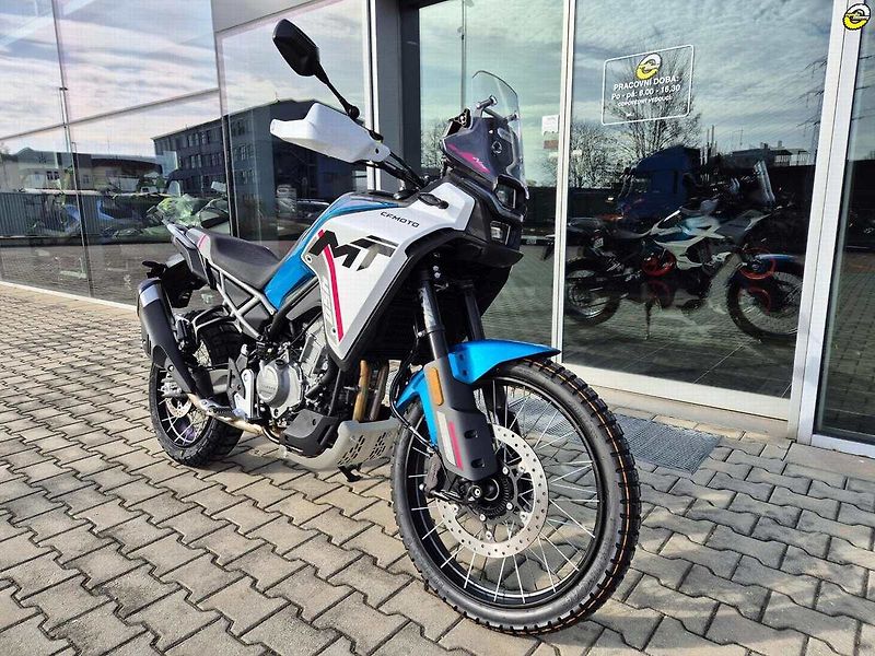 CFMOTO 450 MT-R (2026) - fotka 5 z 78