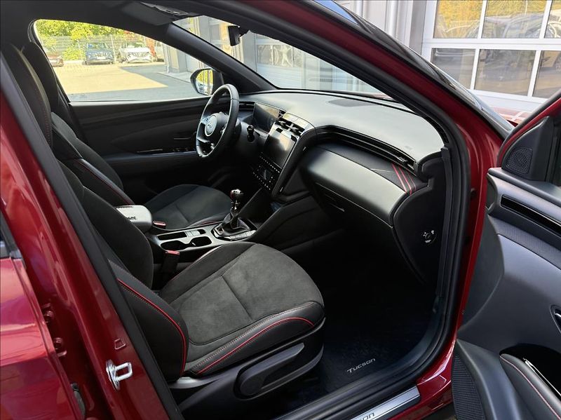 Hyundai Tucson 1,6 T-GDI  N Line - fotka 12 z 19