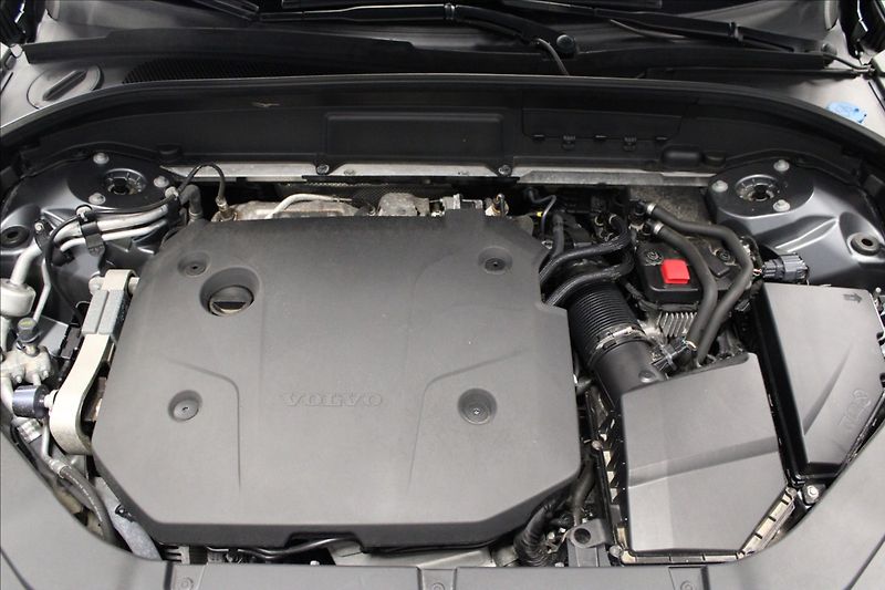 Volvo XC60 2,0 B4 AWD CZ PŮVOD - fotka 6 z 37