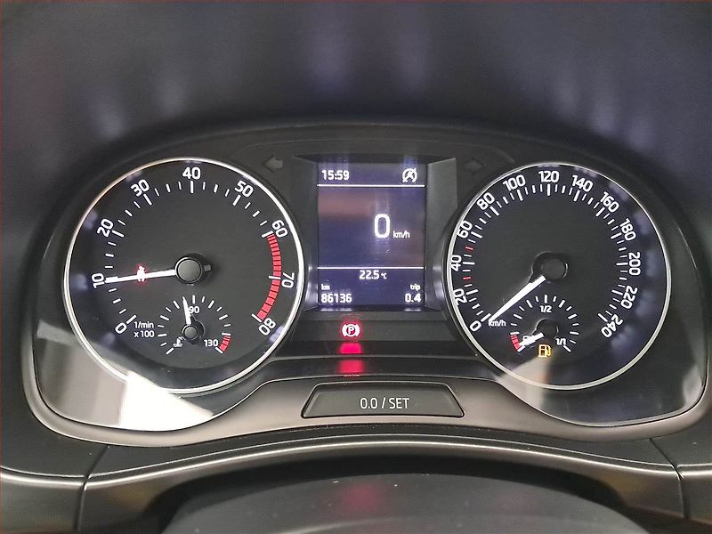 Škoda Fabia (2018) 1.0 TSI, Tempomat - fotka 11 z 17