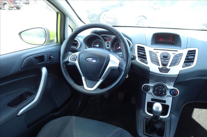 Ford Fiesta 1,2 i, ČR, KLIMATIZACE. - fotka 18 z 30