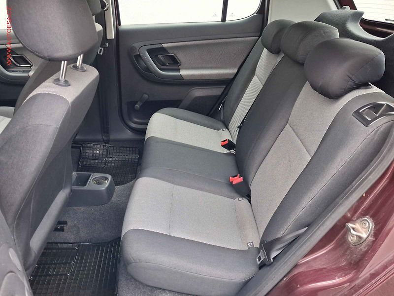 Škoda Fabia (2012) 1.2I, servis.kniha, AC - fotka 10 z 14