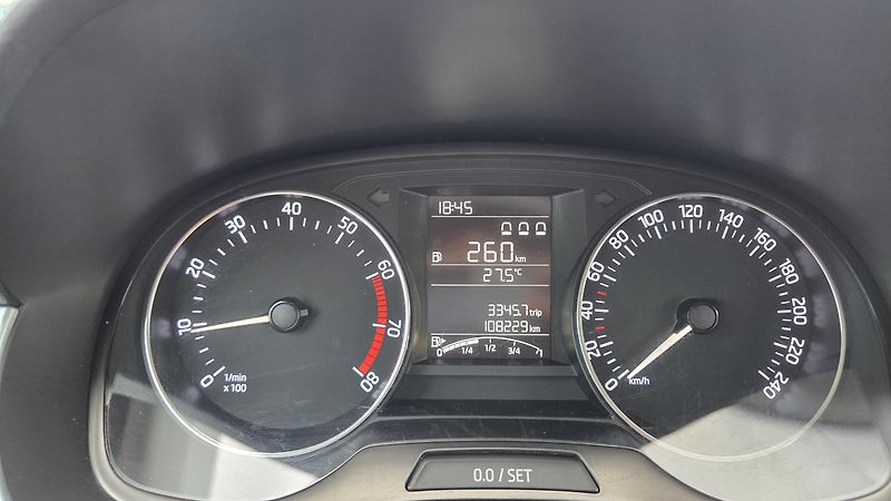 Škoda Fabia (2018)  1.0 TSI 81 kW Ambition CZ DPH - fotka 19 z 24