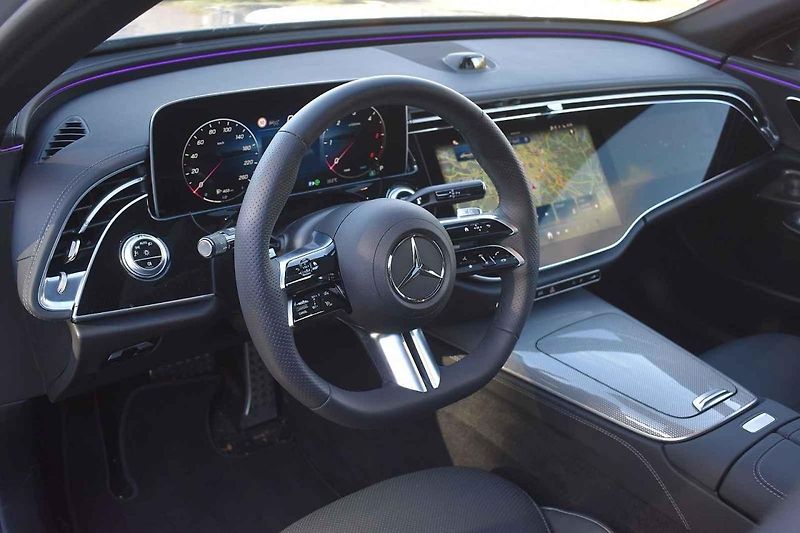 Nový Mercedes-E je současně důstojný i naprosto moderní