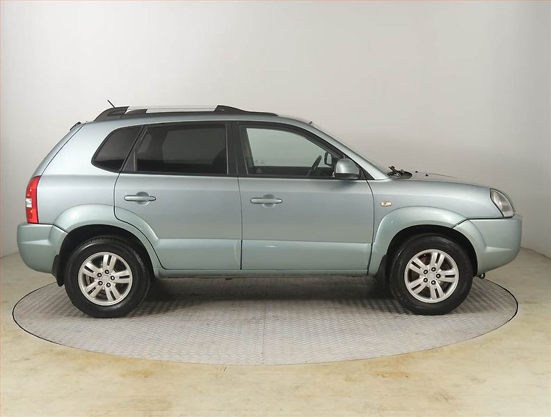 Hyundai Tucson (2009) 2.0 i, 4X4 - fotka 6 z 20