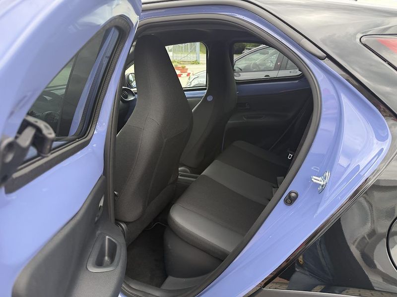 Toyota Aygo 1.5 Hybrid Executive - fotka 10 z 24