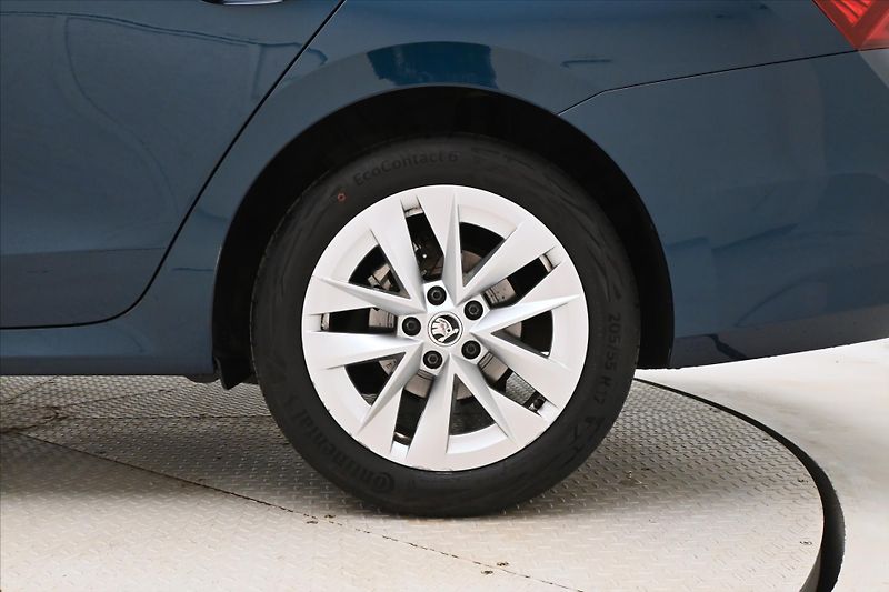 Škoda Octavia 2,0 TDI 110kW DSG Style Záruka - fotka 32 z 32