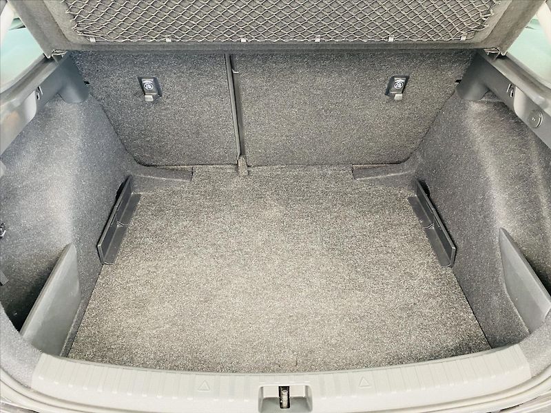 Škoda Scala 1,0 TSI 85kW Top Selection - fotka 27 z 28
