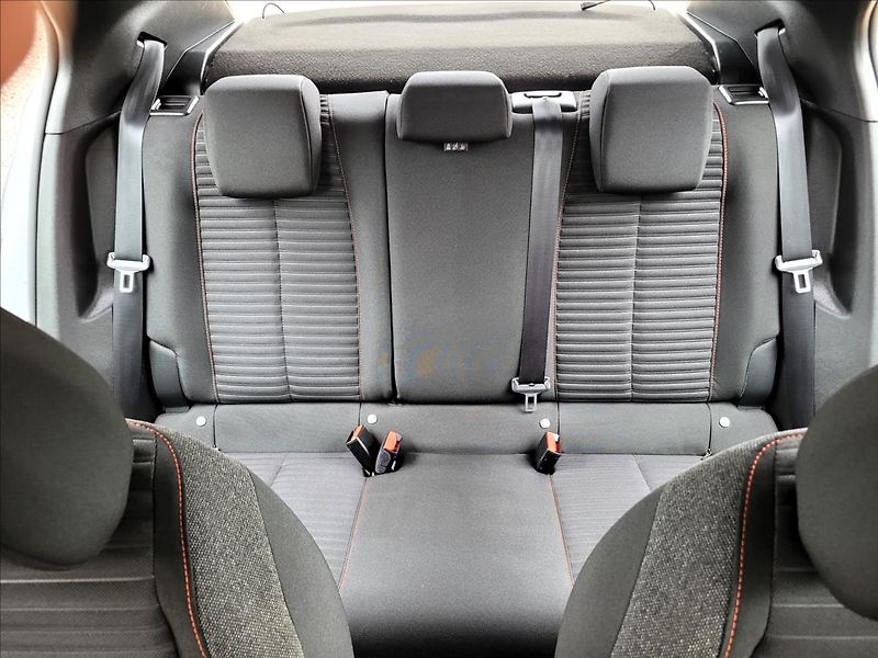 Peugeot 2008 1,5 HDI,navi,digiklima,alu, - fotka 39 z 50