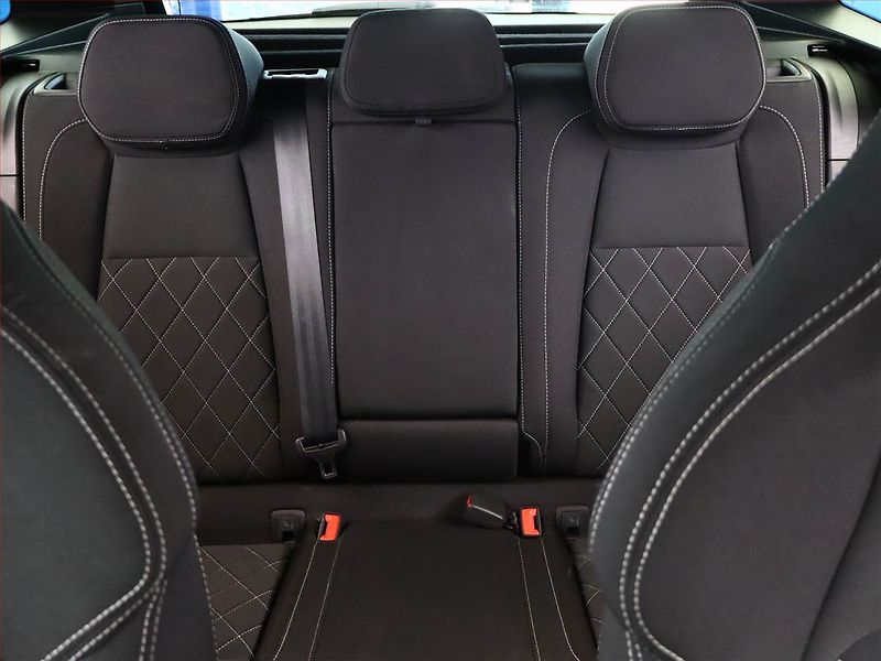 Škoda Karoq (2022) Sportline 1.5 TSI - fotka 8 z 17