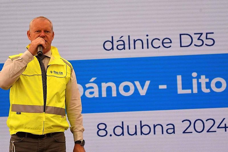 Kontrolní den na stavbě dálnice D35 u Vysokého Mýta.